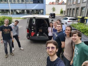 Die TURAG vor dem Barkhausenbau in Dresden